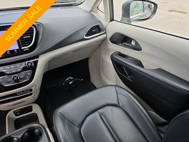 Certified 2023 Chrysler Pacifica Touring-L FWD image 12