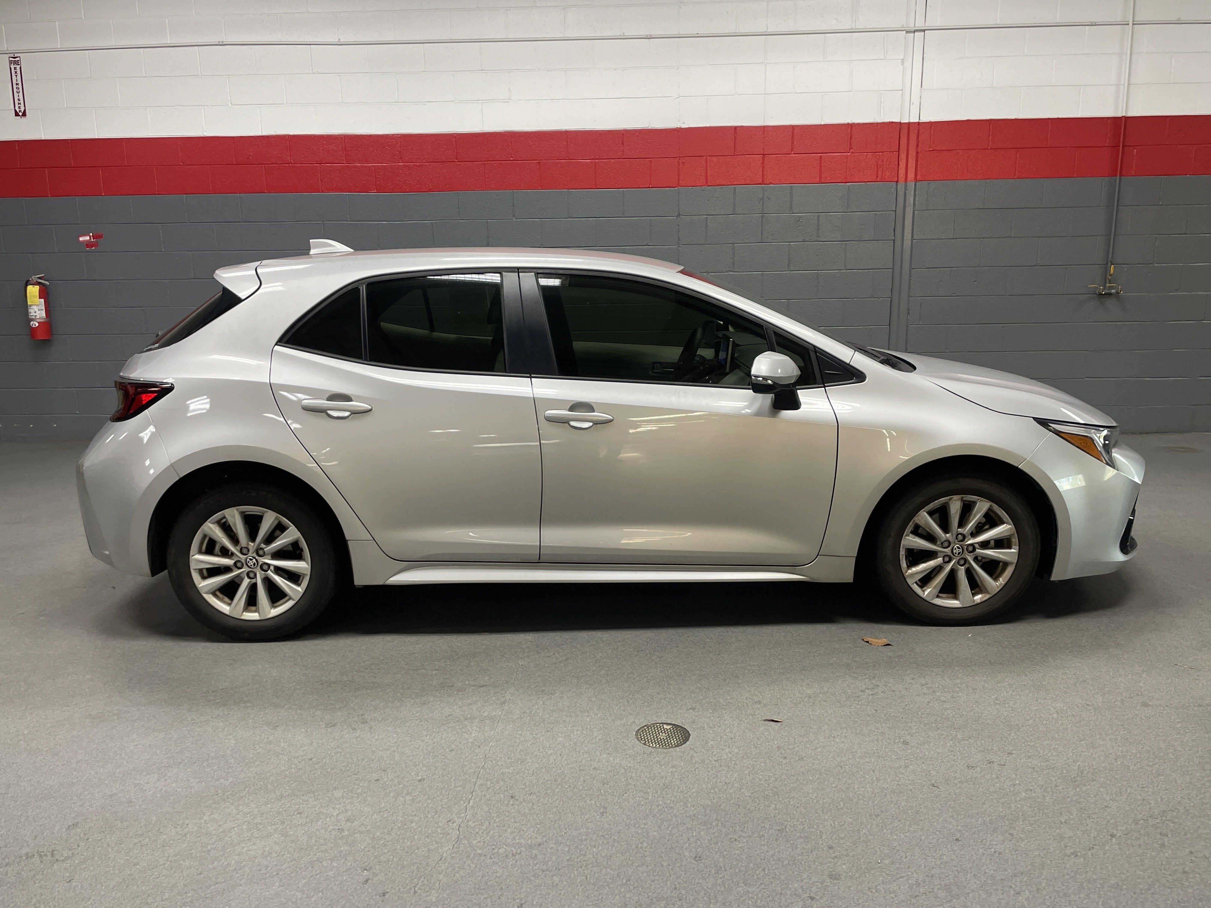 Used 2025 Toyota Corolla SE image 6