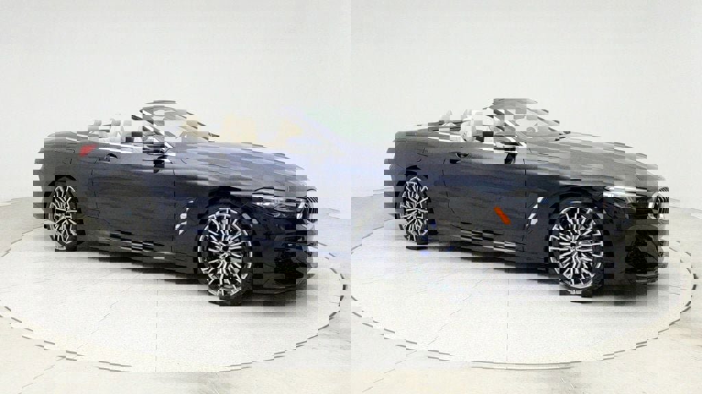 Used 2022 BMW M850i xDrive Convertible image 3