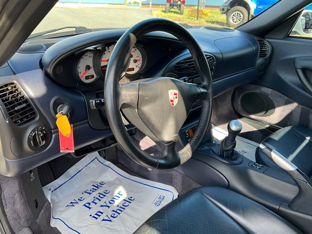 Used 2001 Porsche Boxster image 12