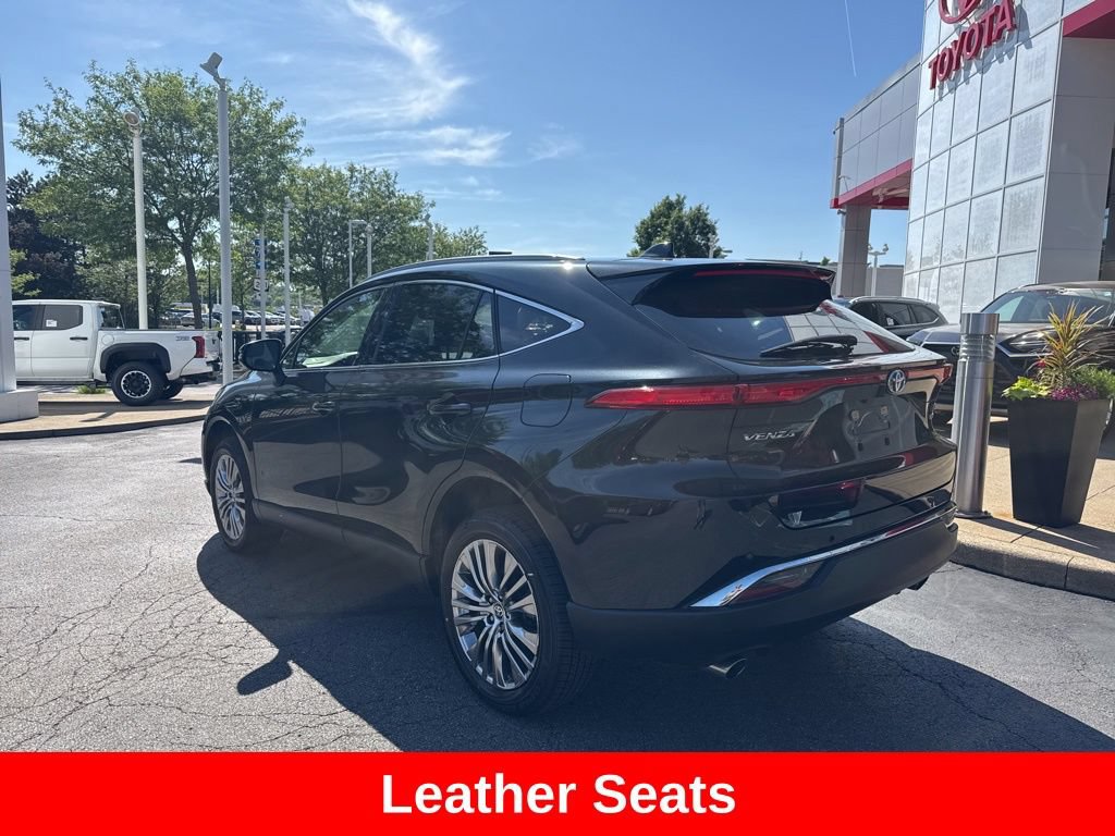 Certified 2022 Toyota Venza XLE AWD/4WD image 6