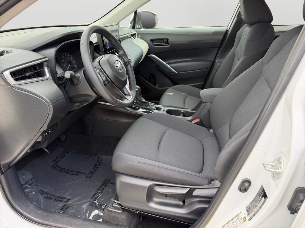 Used 2023 Toyota Corolla Cross LE AWD/4WD image 16