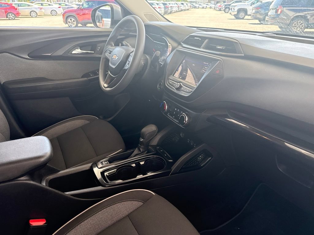 Used 2023 Chevrolet TrailBlazer LT FWD image 27