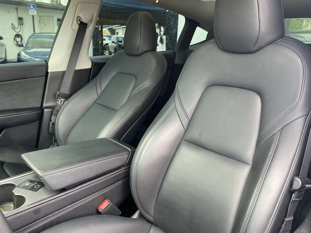 Used 2025 Tesla Model Y Long Range AWD/4WD image 2