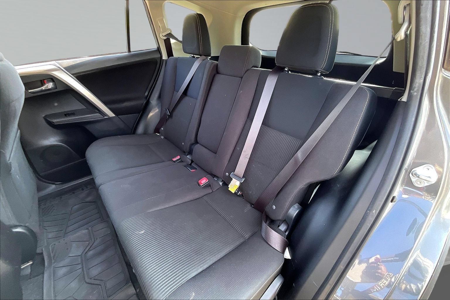 Used 2015 Toyota RAV4 XLE AWD/4WD image 27