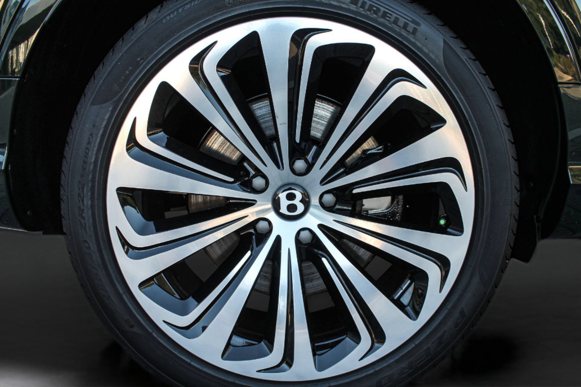 Certified 2024 Bentley Bentayga Extended Wheelbase AWD/4WD image 54