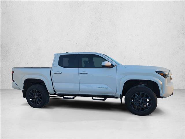 Certified 2025 Toyota Tacoma SR5 AWD/4WD image 4