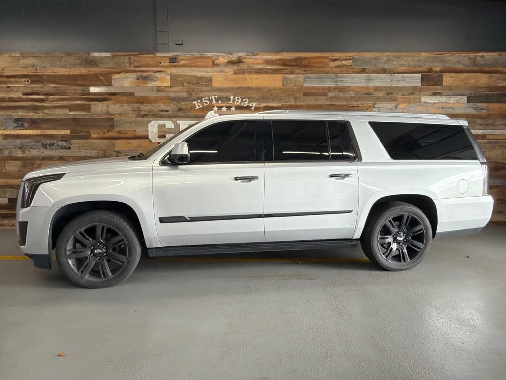 Used 2016 Cadillac Escalade ESV Premium AWD/4WD image 2