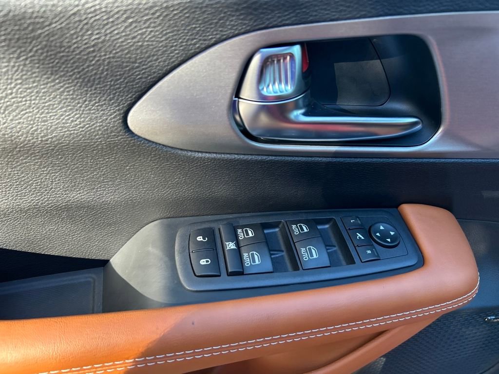 New 2026 Chrysler Pacifica Pinnacle image 13