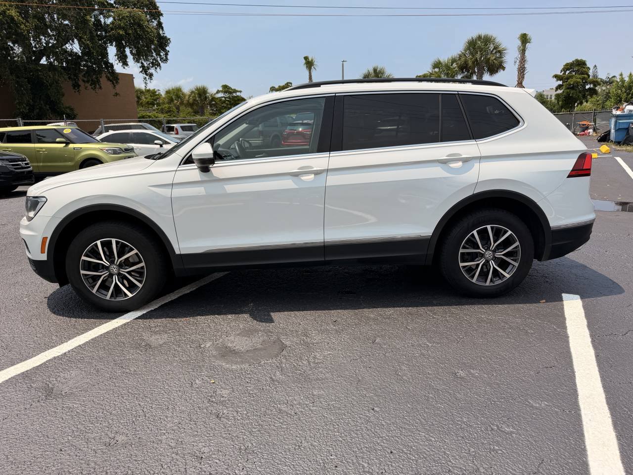 Used 2020 Volkswagen Tiguan SE AWD/4WD image 6