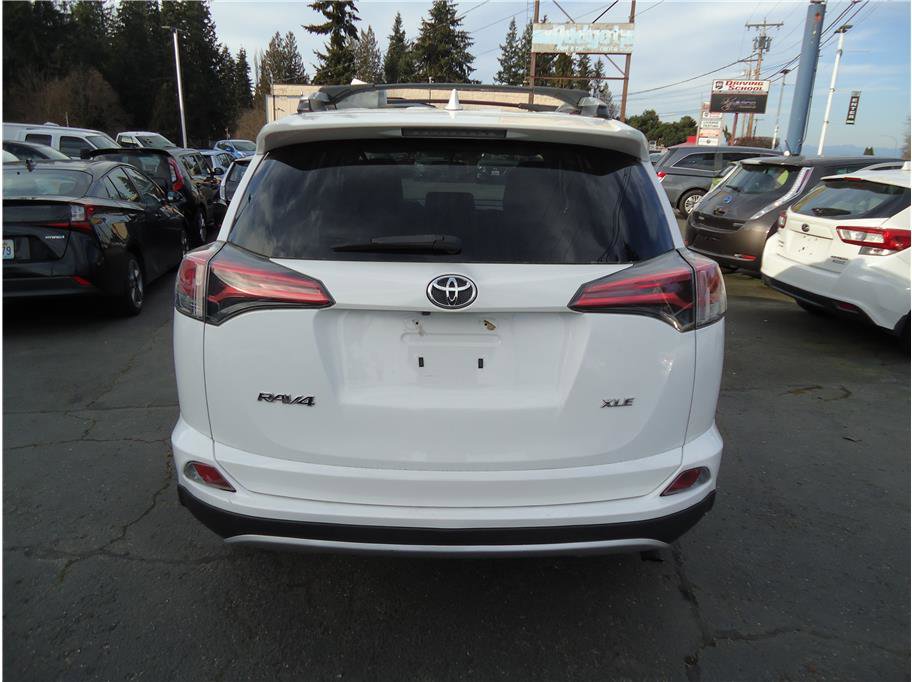 Used 2016 Toyota RAV4 XLE FWD image 7