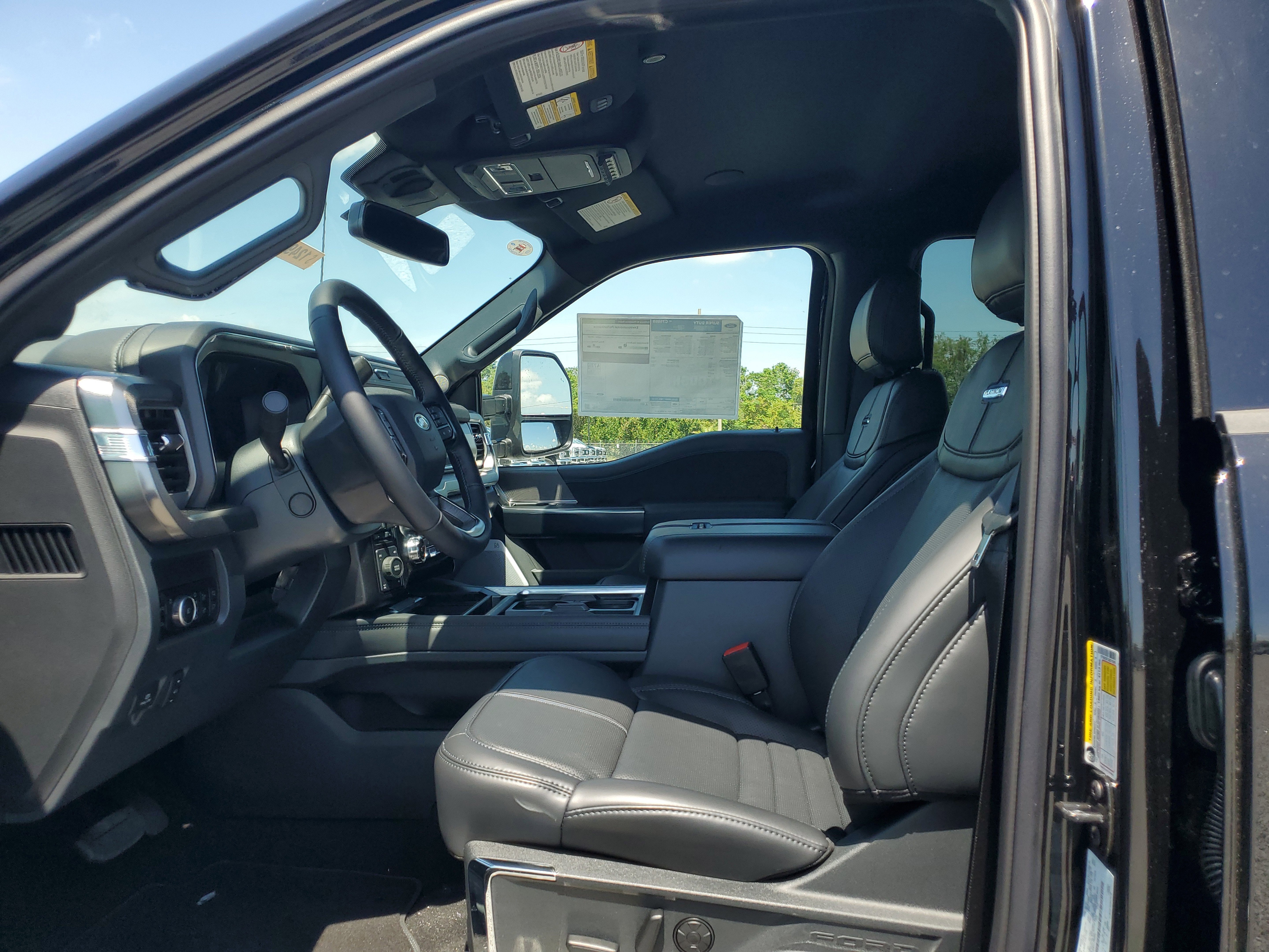 New 2025 Ford F350 Platinum w/ FX4 Off-Road Package image 15