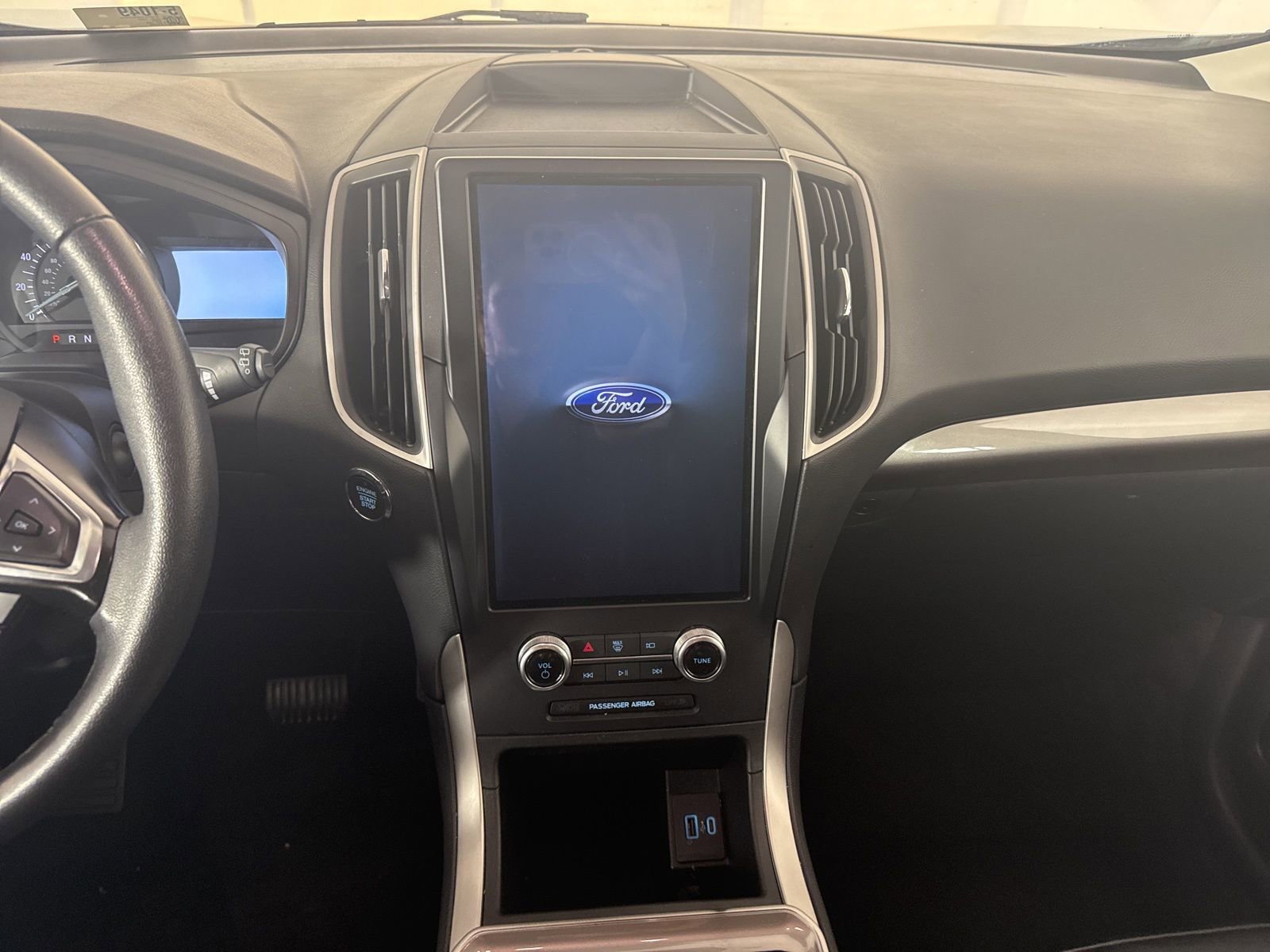 Used 2024 Ford Edge SEL image 10