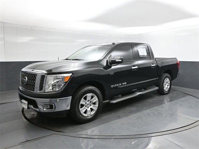 Used 2018 Nissan Titan SV image 34