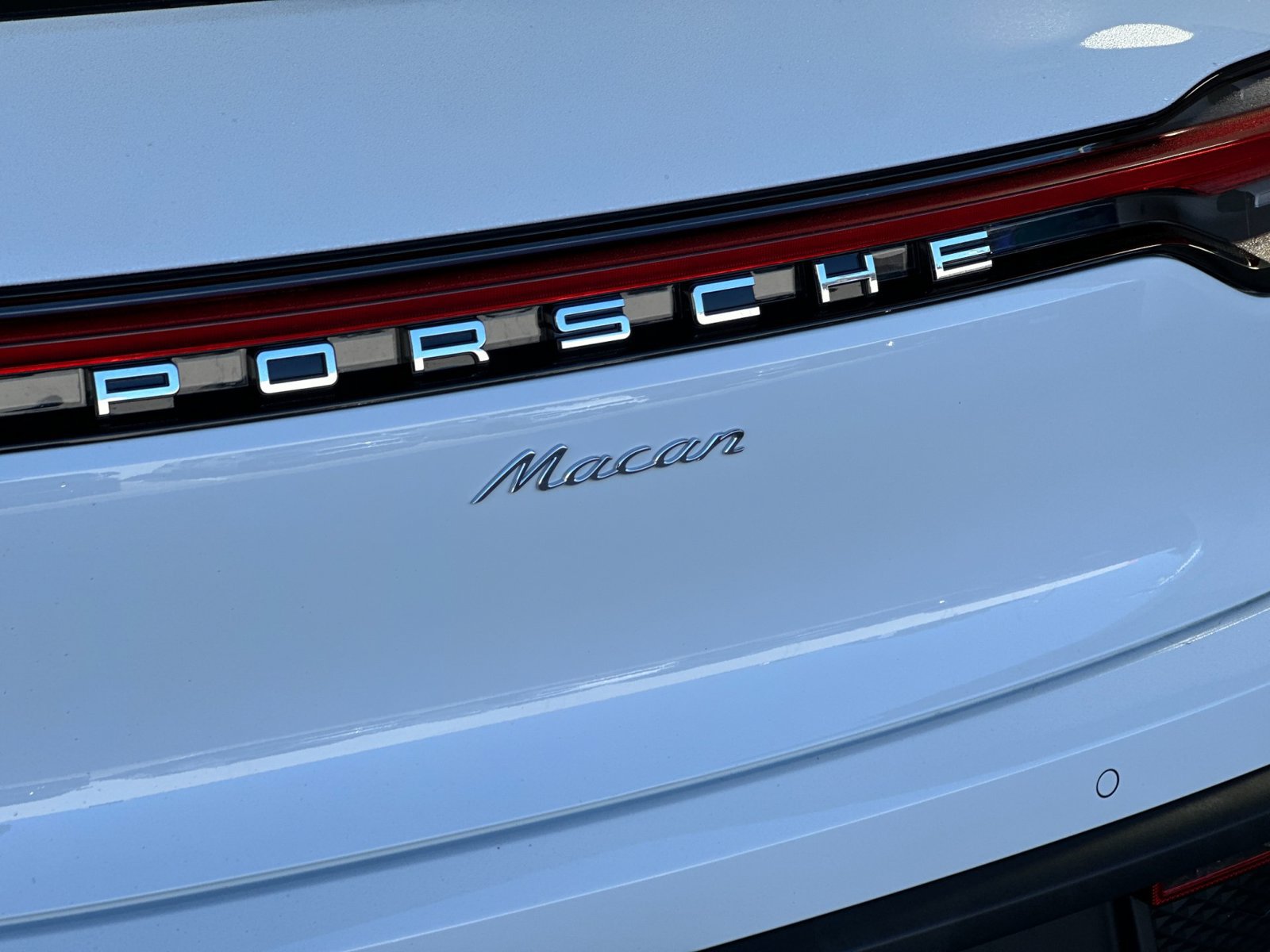 Certified 2026 Porsche Macan AWD/4WD image 33