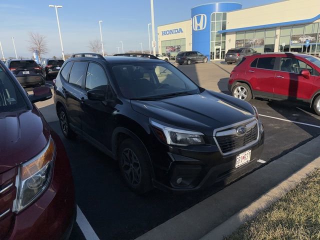 Used 2021 Subaru Forester Premium image 3