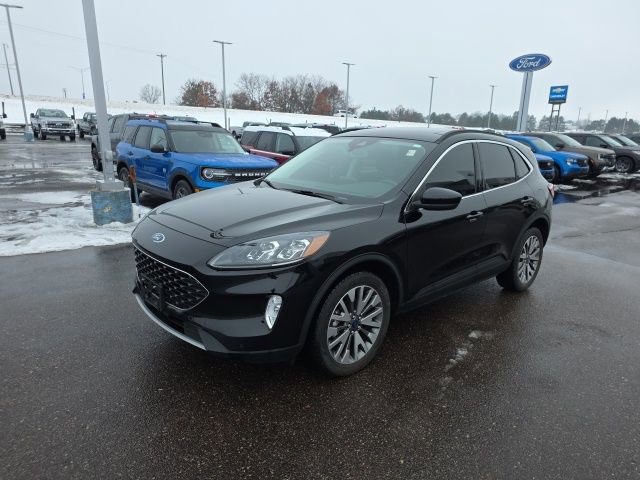 Certified 2022 Ford Escape Titanium w/ Class II Trailer Tow Package image 3