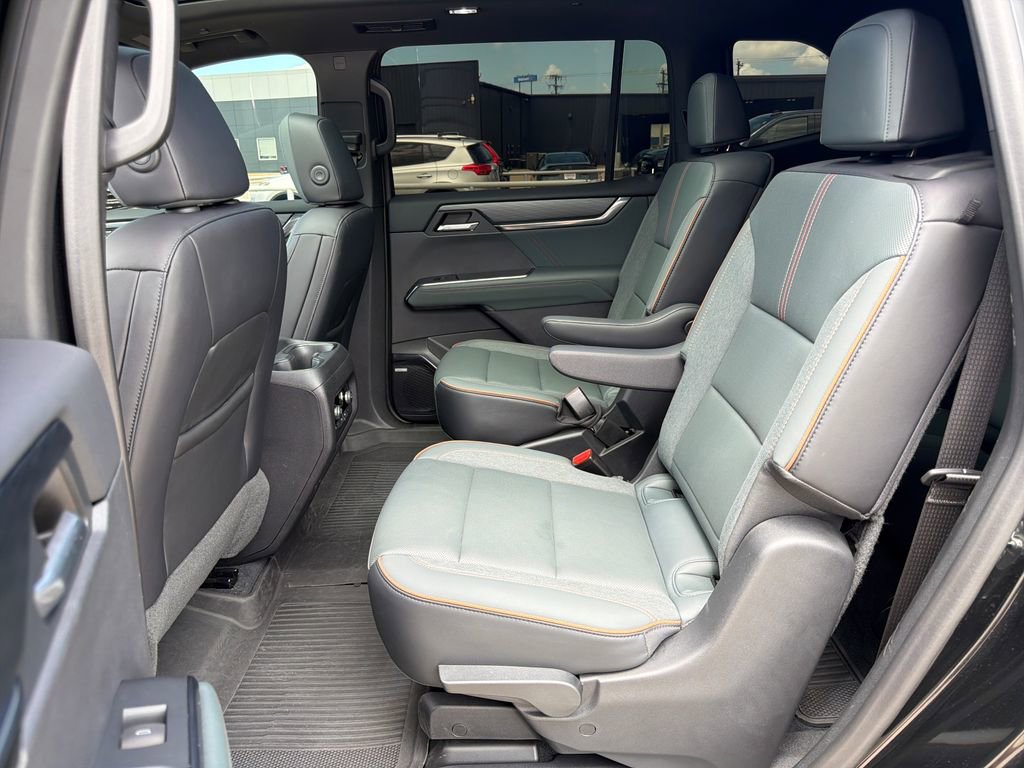 Certified 2024 GMC Acadia AT4 w/ Luxury Package AWD/4WD image 41