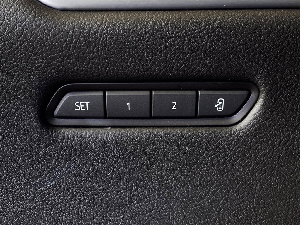 Used 2024 Cadillac XT5 Premium Luxury image 19