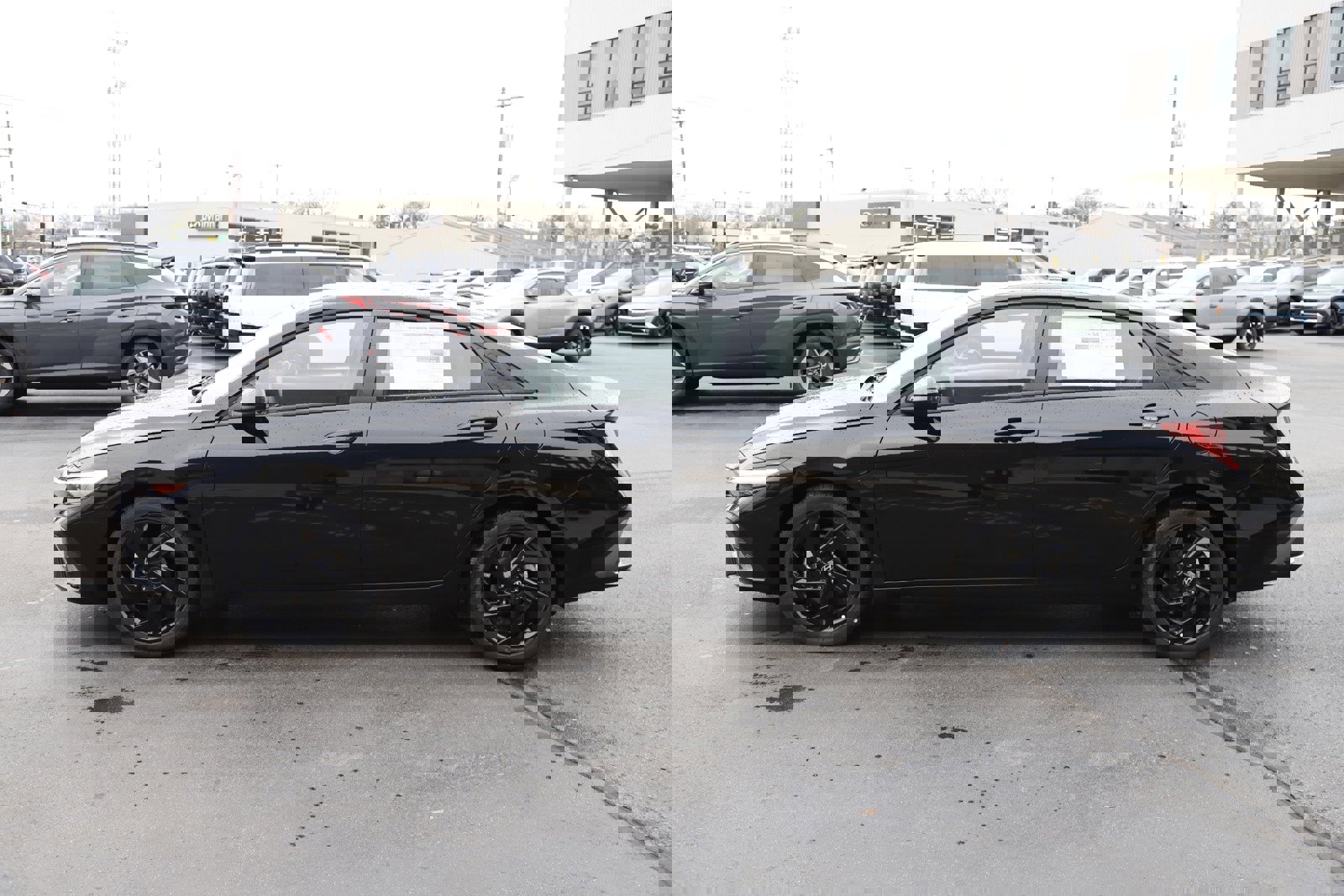 New 2026 Hyundai Elantra Sport image 7