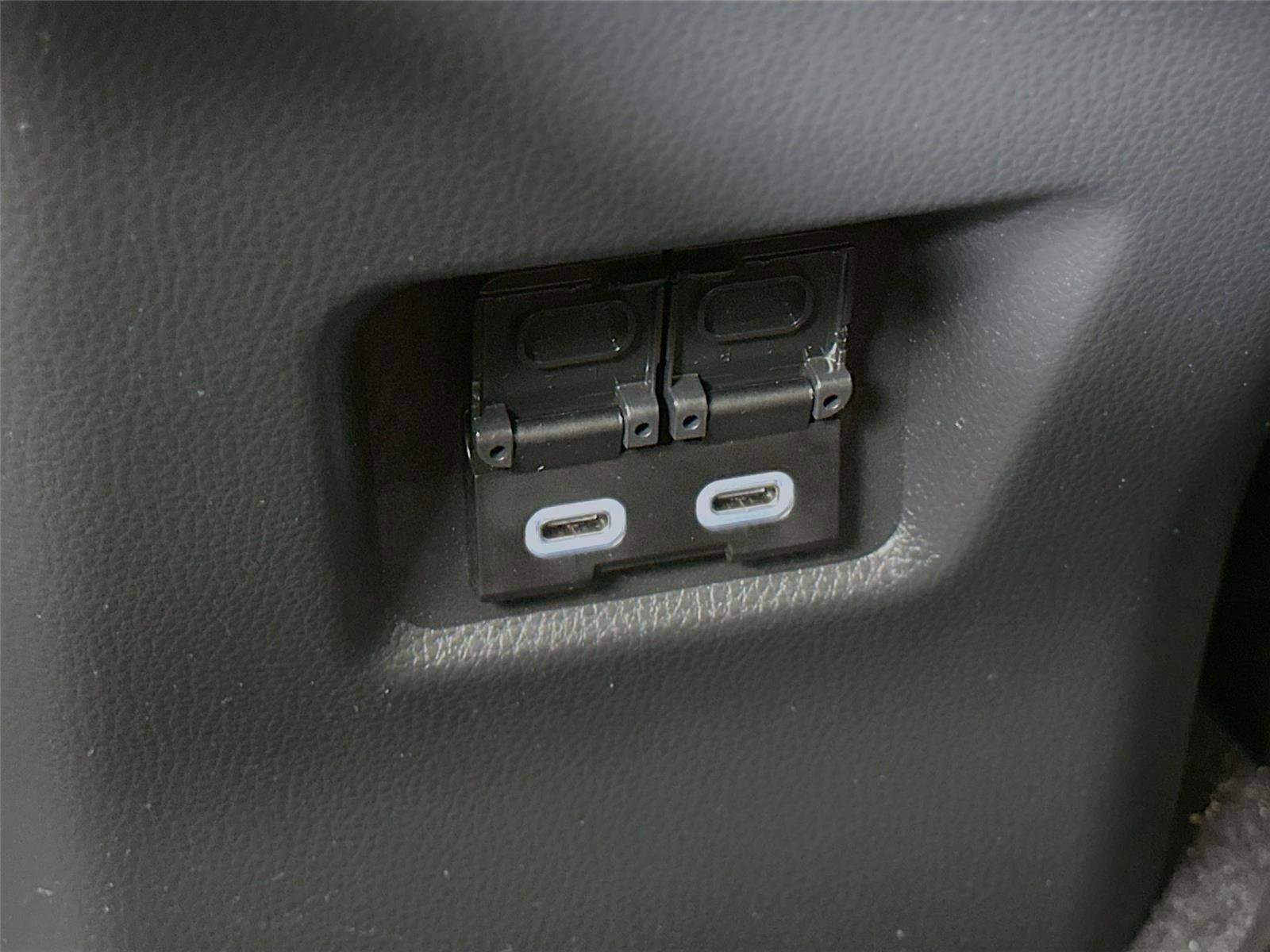 Used 2023 Toyota RAV4 XLE Premium image 23