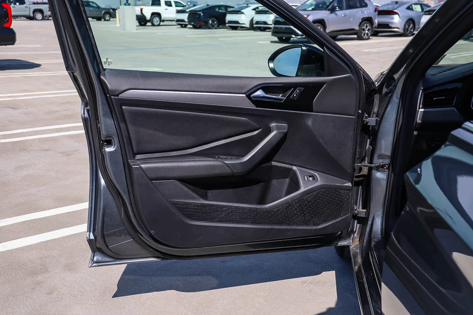 Used 2020 Volkswagen Jetta R-Line w/ R-Line Cold Weather Package image 22