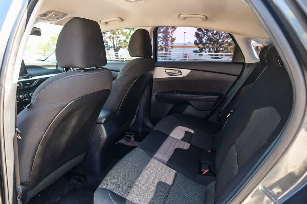 Used 2022 Kia Forte LXS FWD image 10