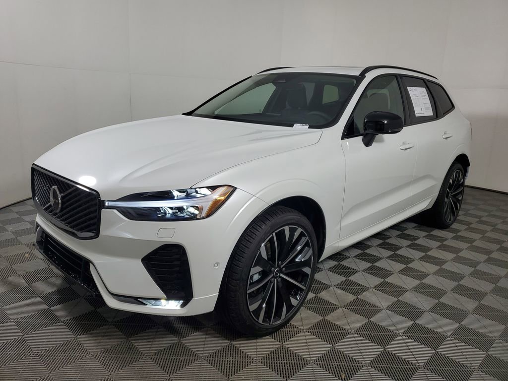 Used 2026 Volvo XC60 B5 Ultra w/ Protection Package Premier image 4