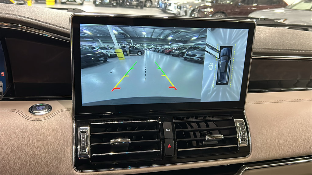 Used 2023 Lincoln Navigator L Reserve AWD/4WD image 16