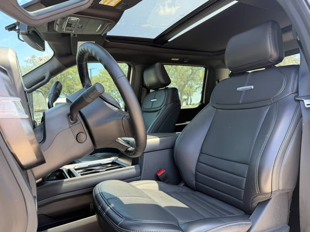 Used 2026 Ford F350 Platinum AWD/4WD image 7