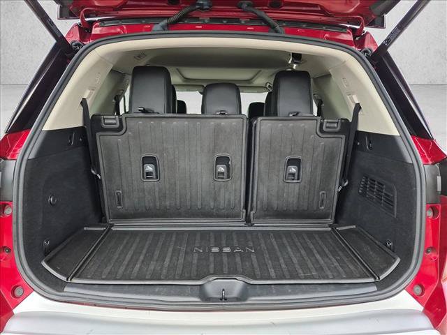 Used 2022 Nissan Pathfinder Platinum w/ Cargo Package AWD/4WD image 6