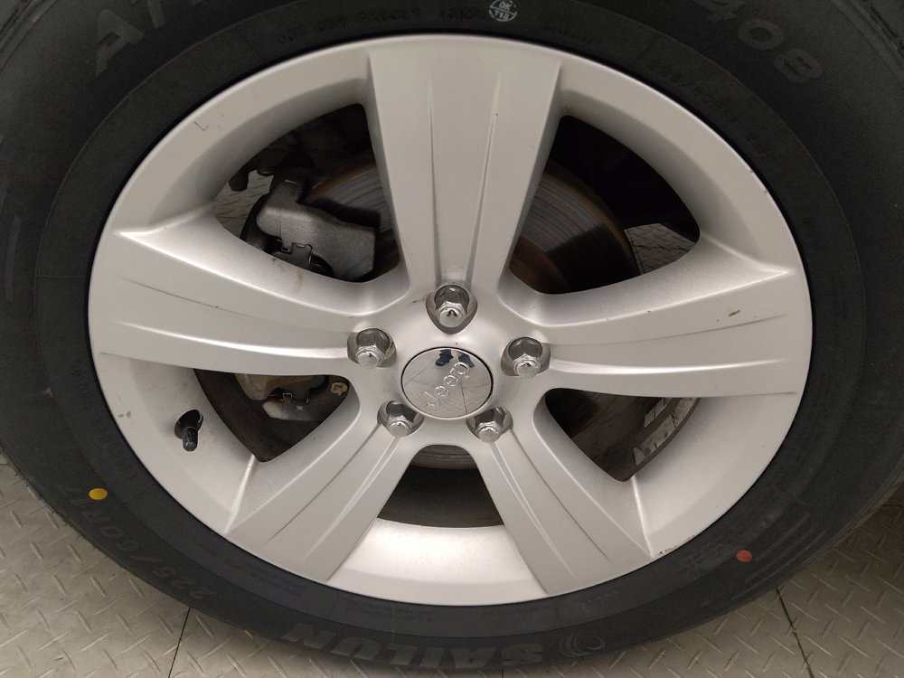 Used 2016 Jeep Compass Sport image 31