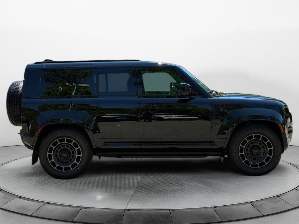 New 2026 Land Rover Defender 110 OCTA AWD/4WD image 8