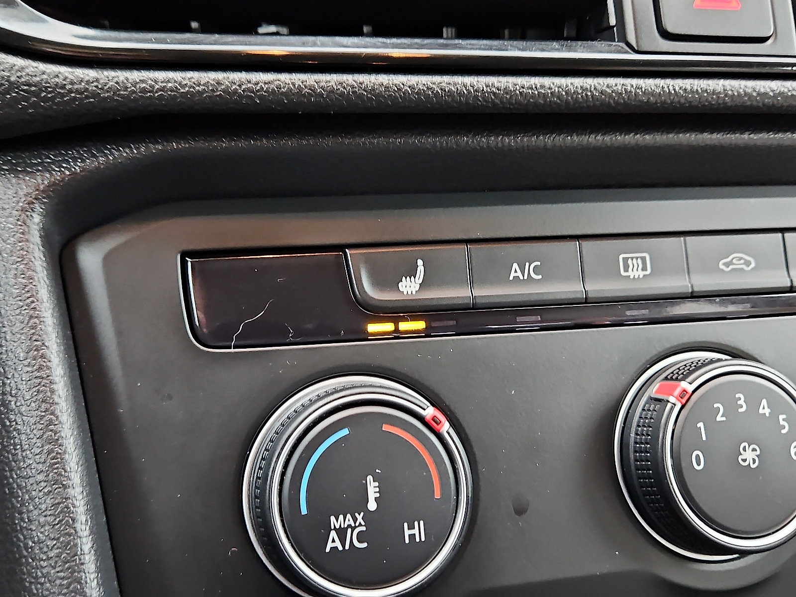 Certified 2022 Volkswagen Taos SE image 19