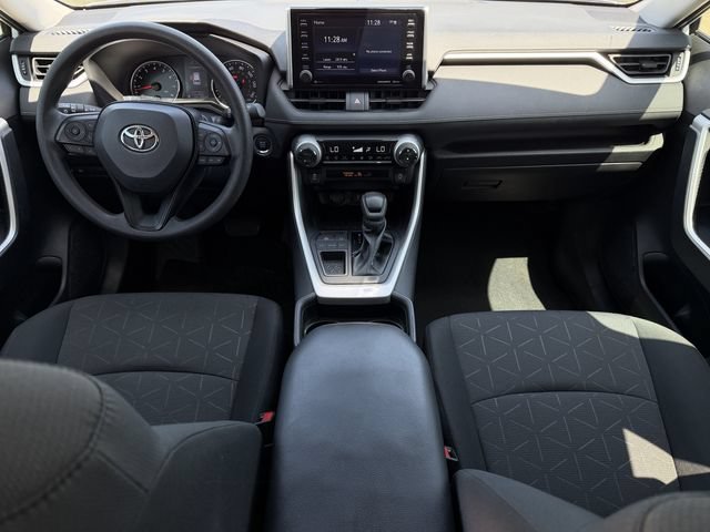 Used 2020 Toyota RAV4 XLE w/ Convenience Package FWD image 11