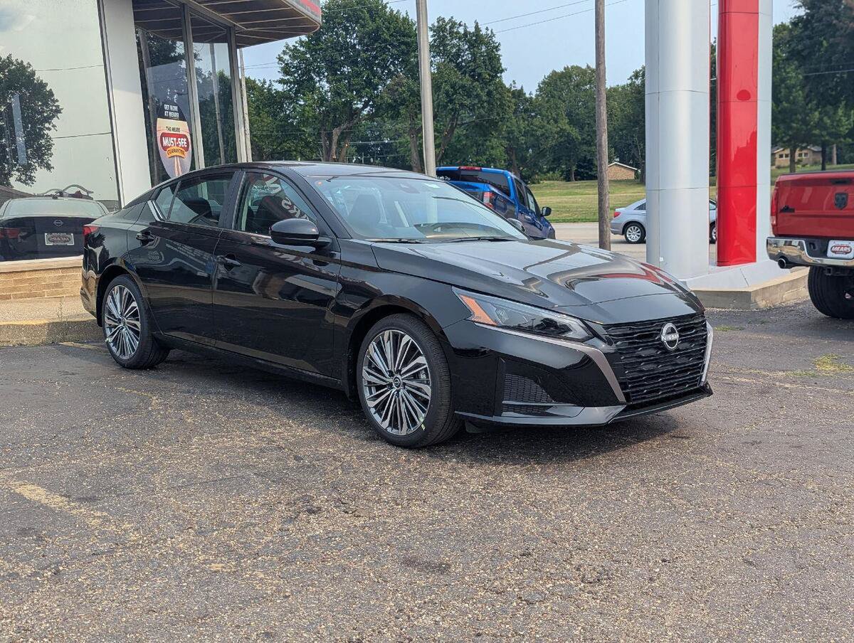 New 2026 Nissan Altima 2.5 SV w/ SV Premium Package FWD image 9