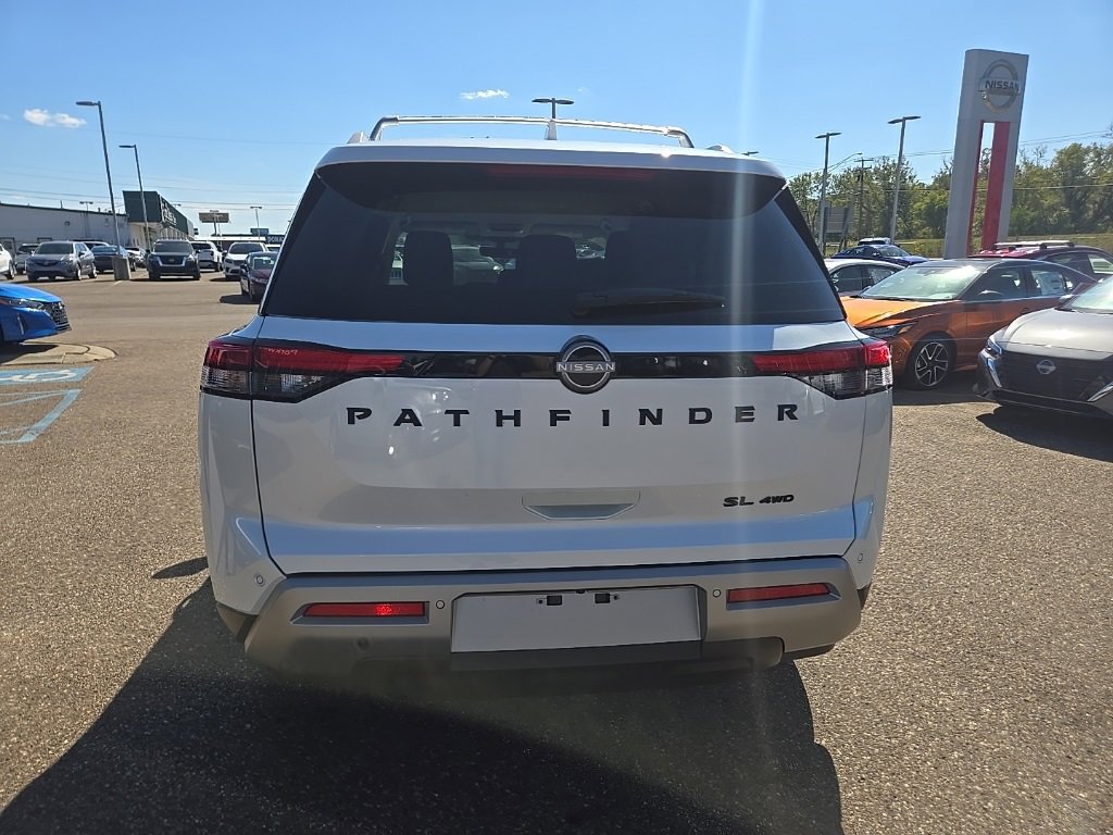 New 2025 Nissan Pathfinder SL w/ Black Appearance Package image 6