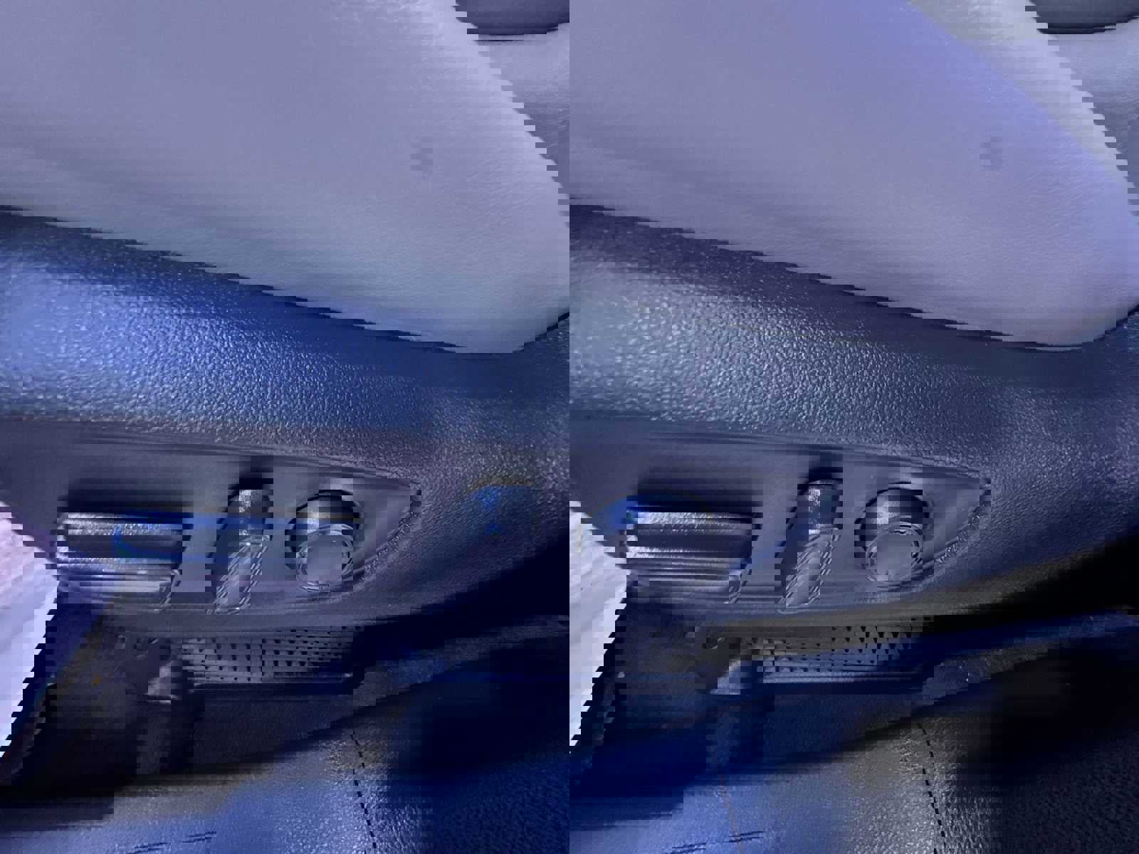 Used 2025 Toyota Sienna XLE w/ XLE Plus Package image 13