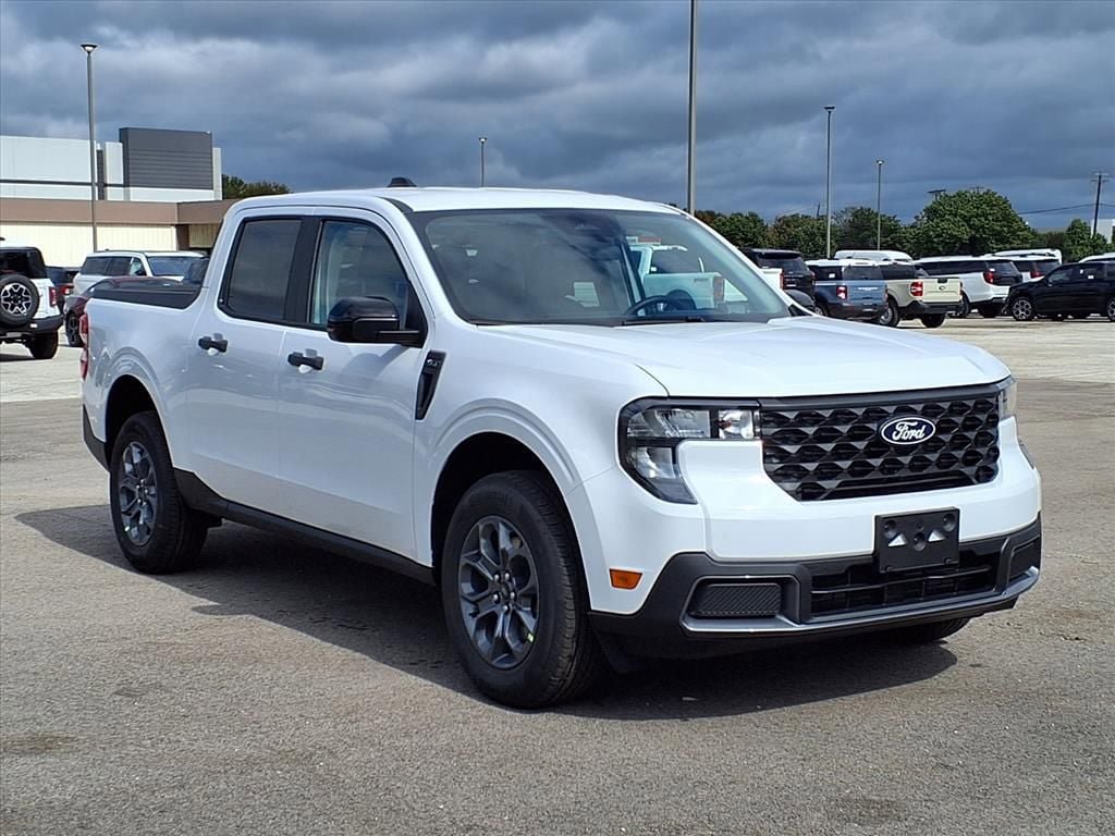 New 2025 Ford Maverick XLT w/ XLT Luxury Package AWD/4WD image 3