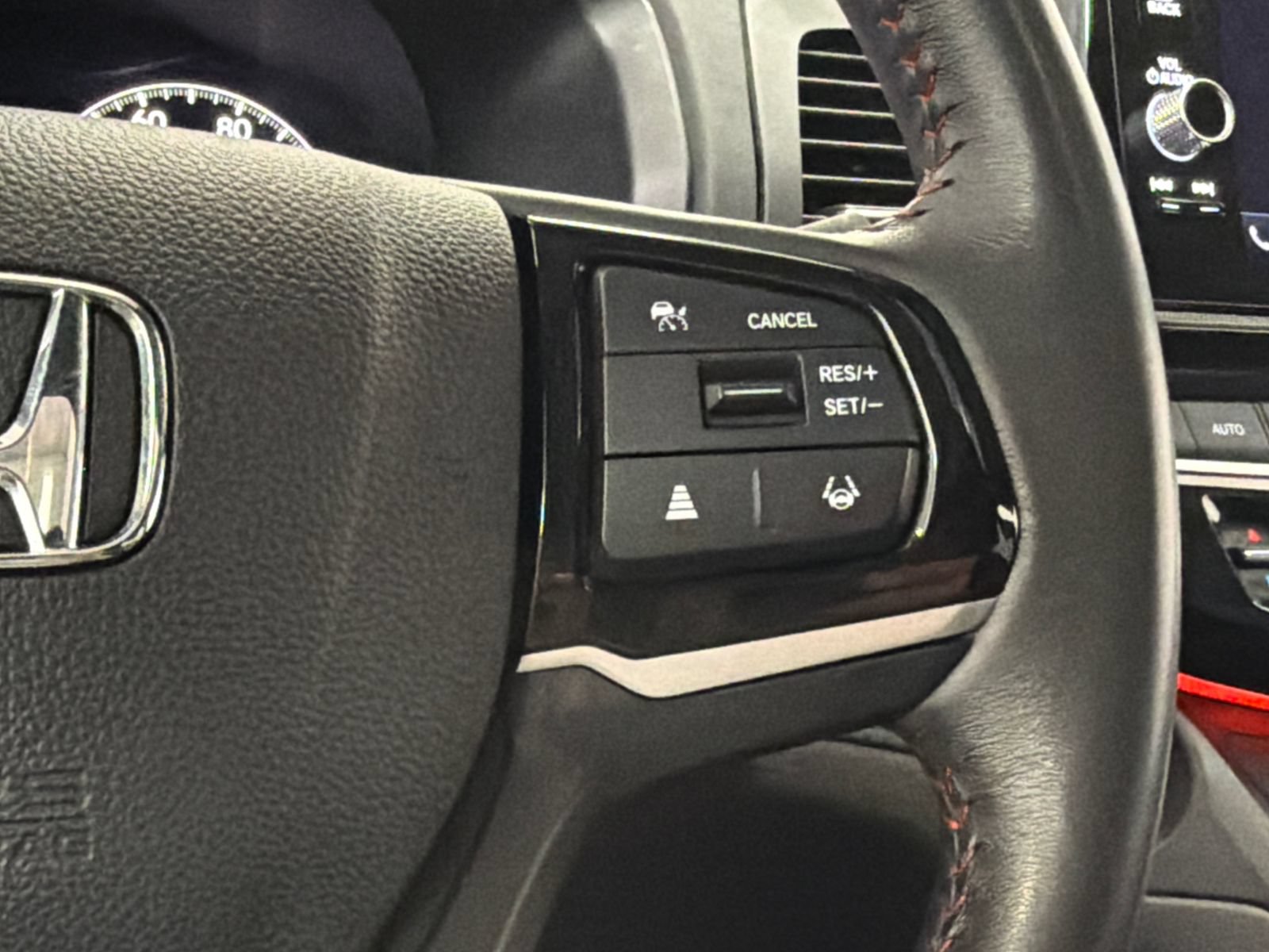 Used 2025 Honda Odyssey Sport-L image 22