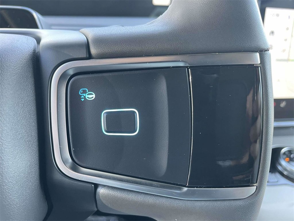 New 2025 Ford Expedition Active image 21