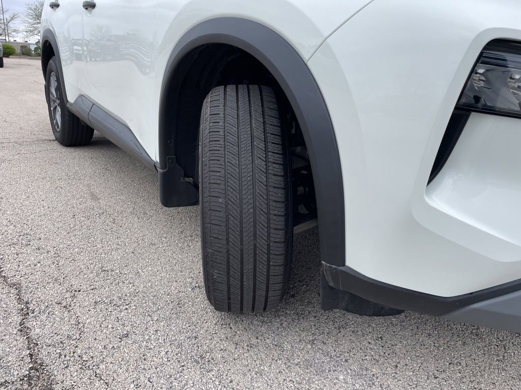 Used 2022 Nissan Rogue S AWD/4WD image 16
