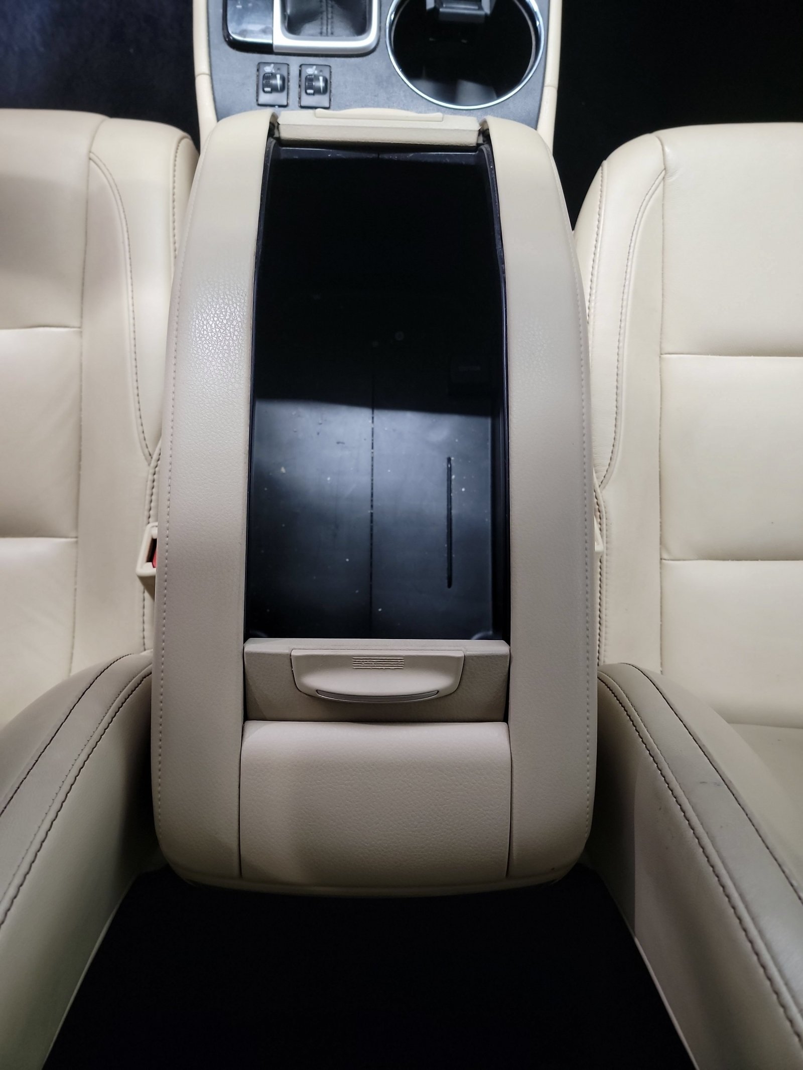 Used 2015 Toyota Highlander XLE FWD image 29