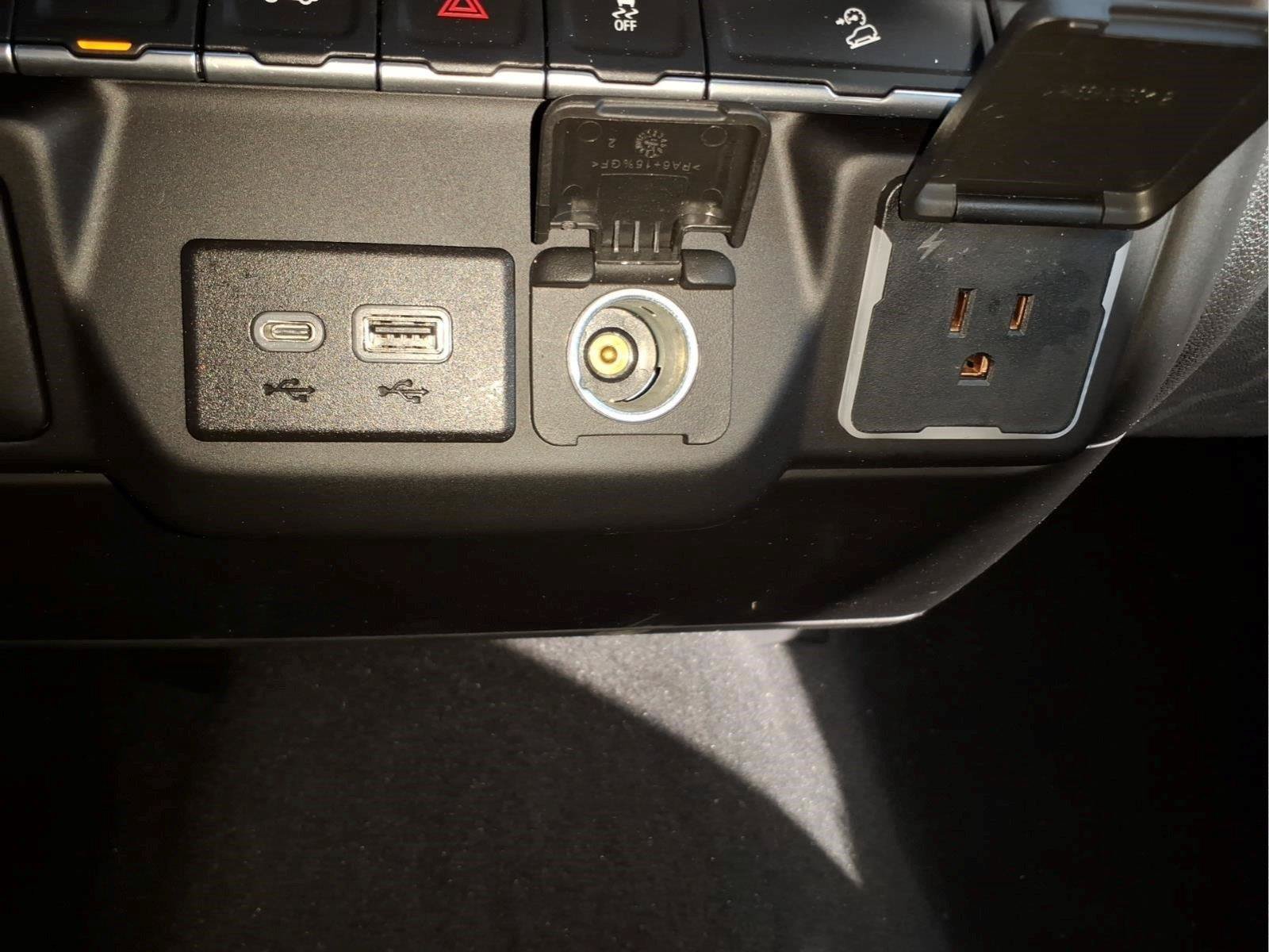 Used 2022 Chevrolet Silverado 1500 Custom Trail Boss AWD/4WD image 30