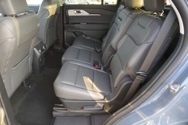 Used 2025 Ford Explorer Active w/ Active Comfort Package image 12