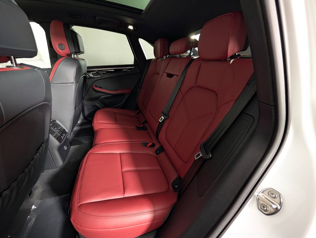 New 2026 Porsche Macan AWD/4WD image 24