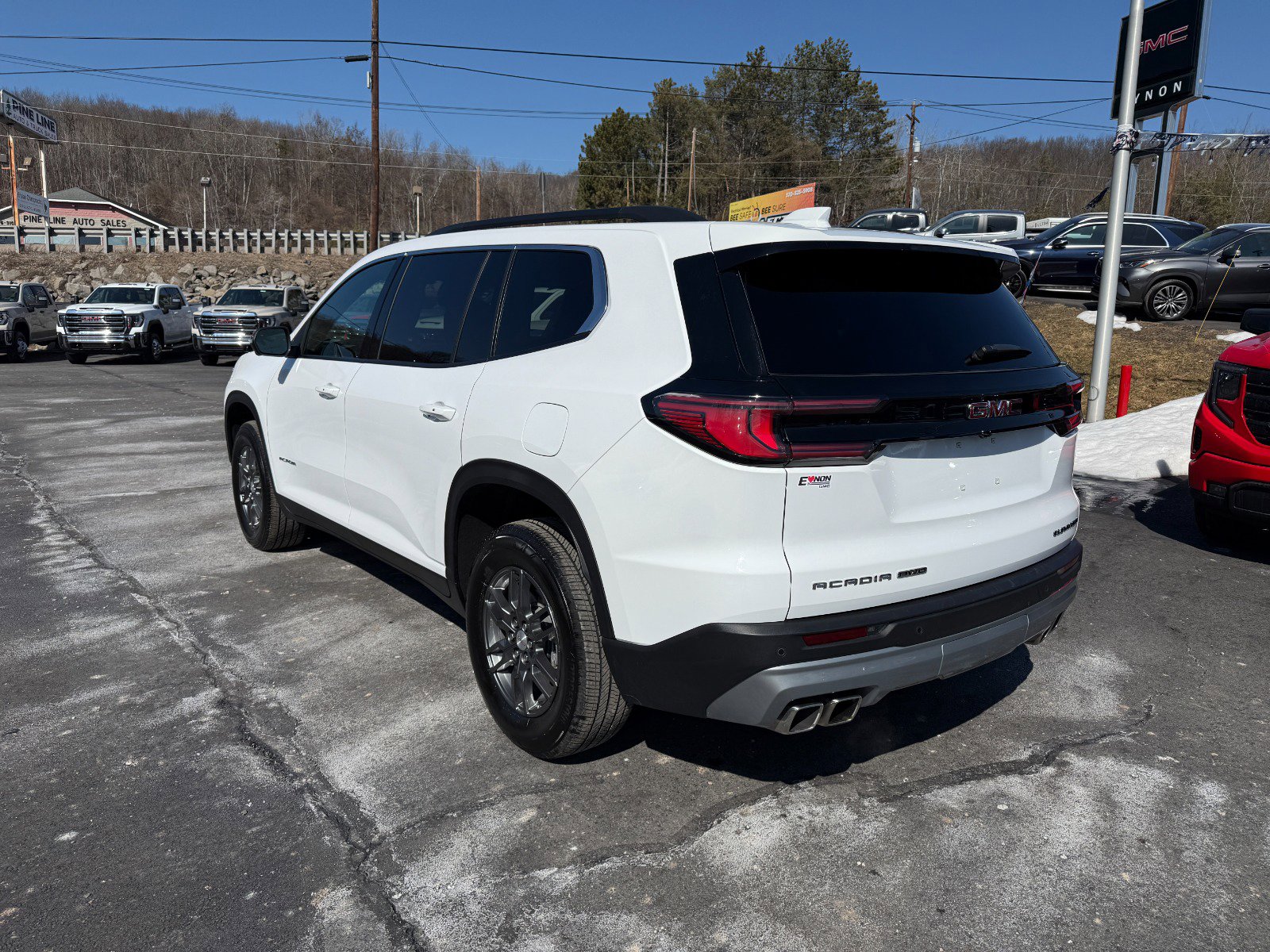 Used 2025 GMC Acadia Elevation image 3