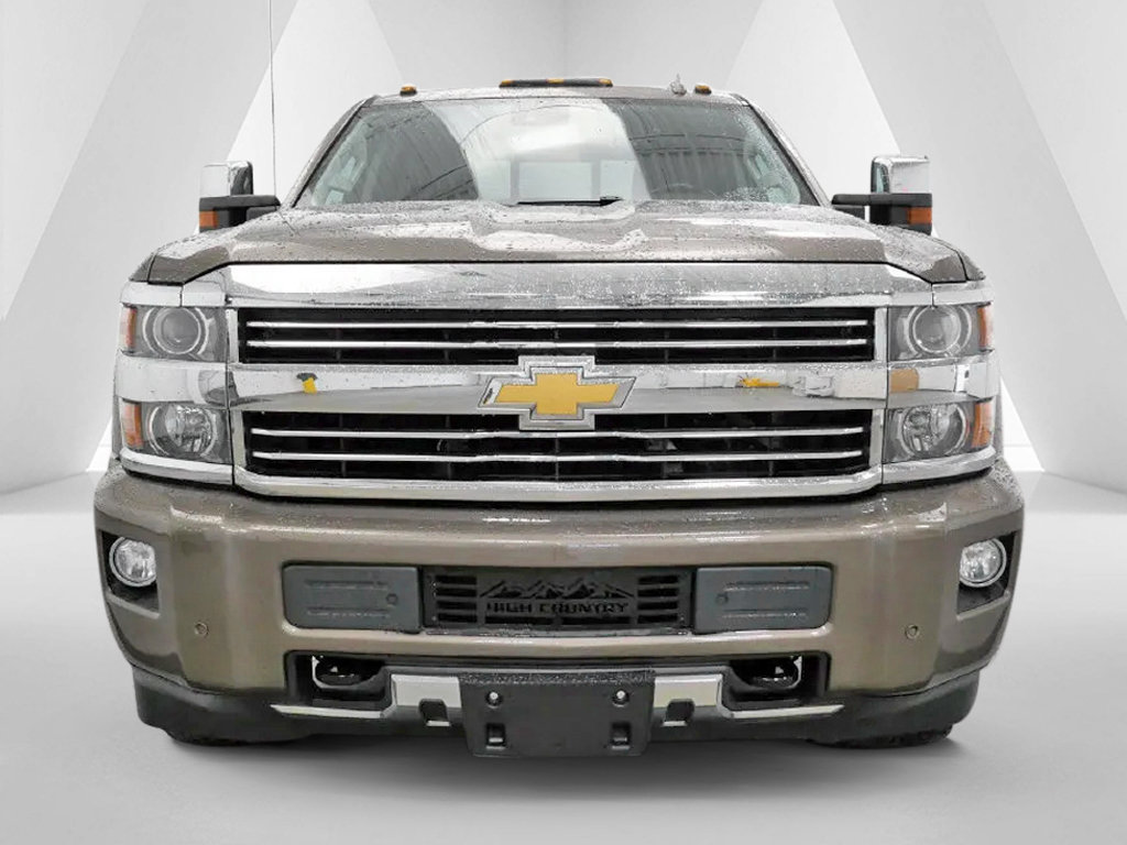Used 2015 Chevrolet Silverado 2500 High Country w/ High Country Premium Package AWD/4WD image 3