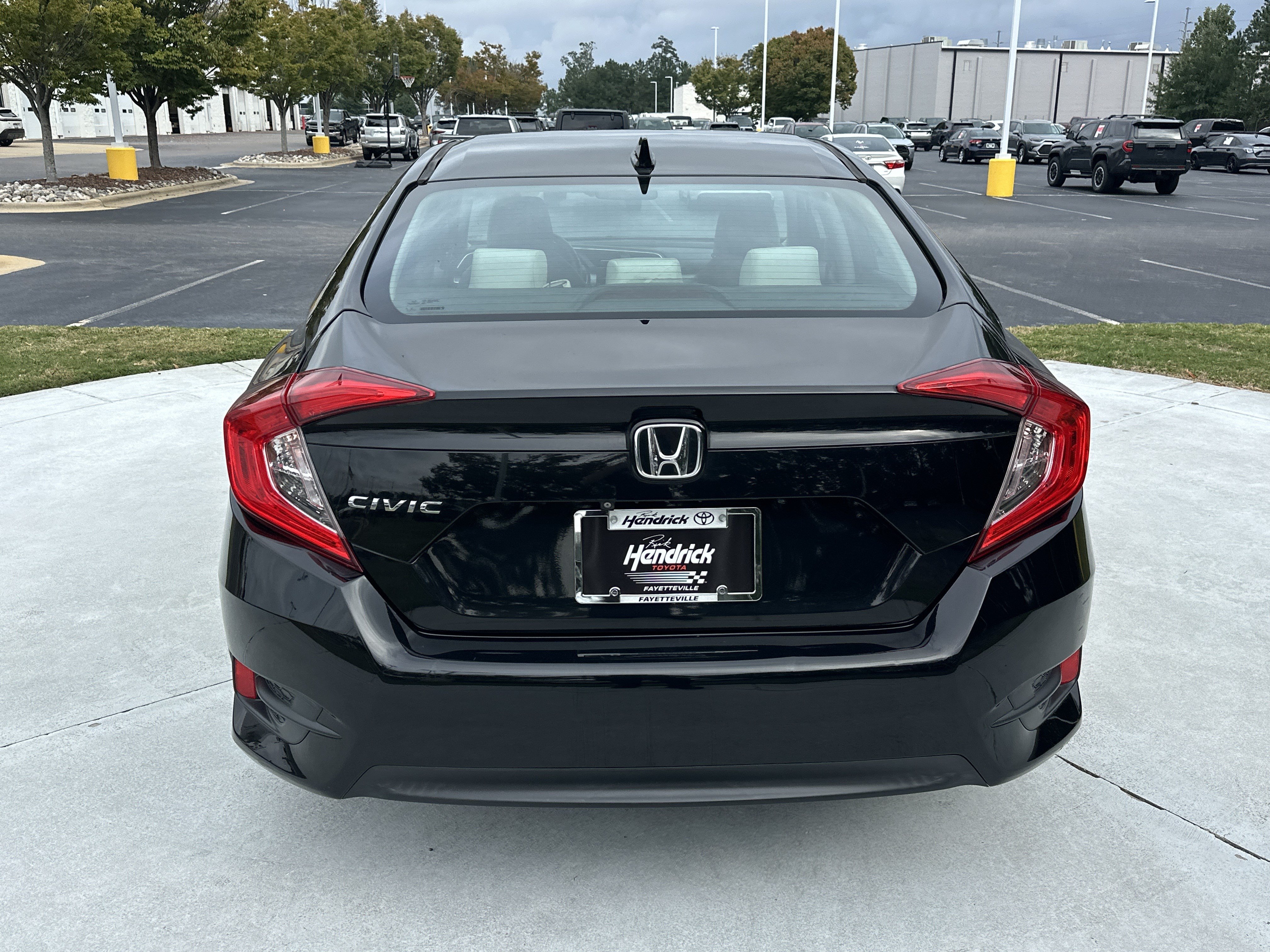 Used 2017 Honda Civic EX image 9
