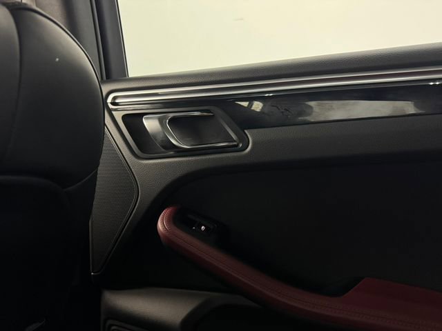 Used 2022 Porsche Macan S image 40